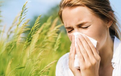 Alergia na trawy w czerwcu daje katar, świąd oczu, kaszel i zmęczenie. Sprawdź objawy, domowe zasady ograniczania pyłków, leki bez recepty i sygnały, kiedy trzeba iść do lekarza.